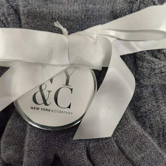 3 Gift Sets of New York and Company Gloves and Scarves NWT Grey, Blue, & Brown - Picture 5 of 9